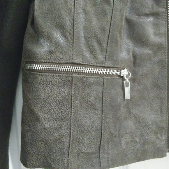 Wilsons Leather Jacket Sz. (M) - Picture 3 of 8